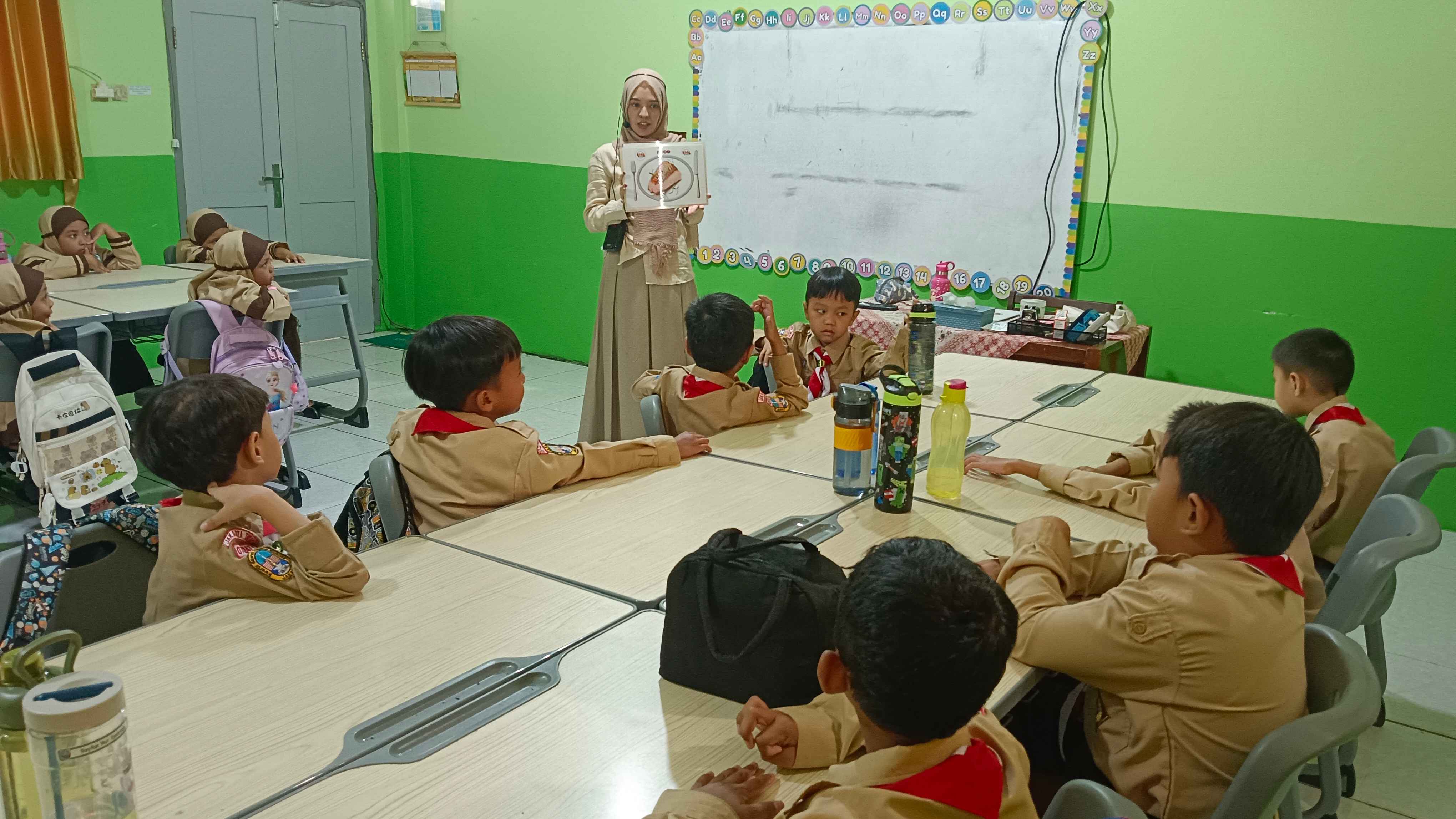 SDIT Al Manar Hadirkan Kembali Native Speaker dari Amerika Serikat untuk Tingkatkan Kemampuan Bahasa Inggris Siswa